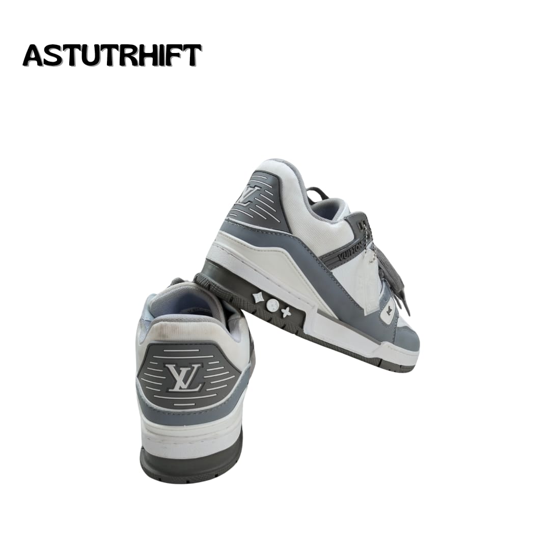 Sepatu LV SECOND WHITE GREY