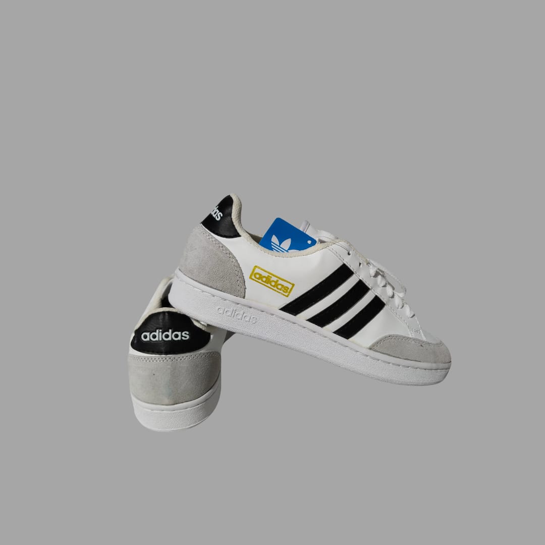 Sepatu ADIDAS WHITE BLACK
